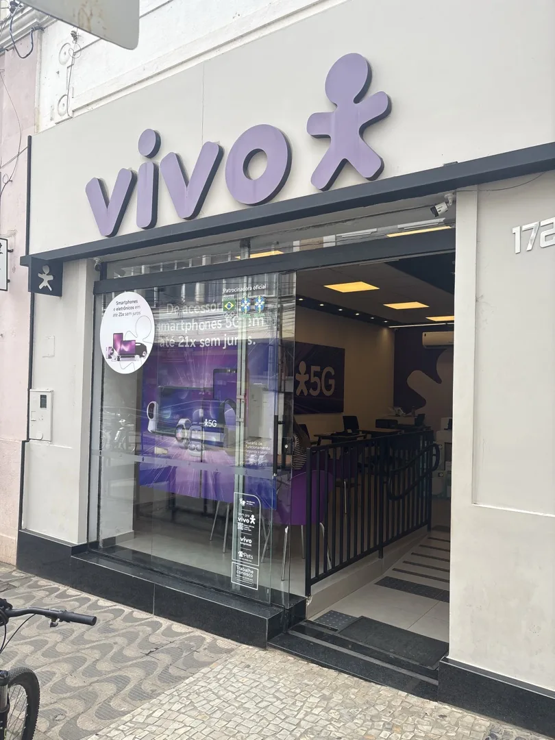 Fachada da loja Vivo Carangola